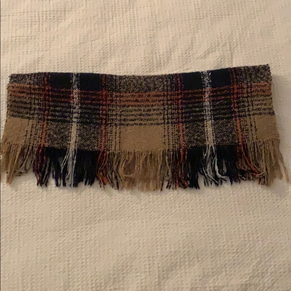 Scarf - Picture 2 of 3